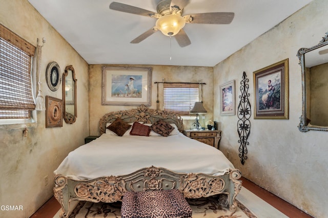 bedroom with ceiling fan