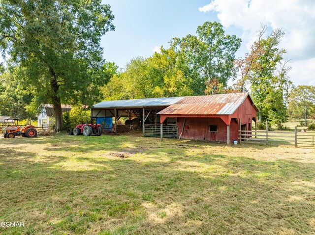 exterior space with an outbuilding