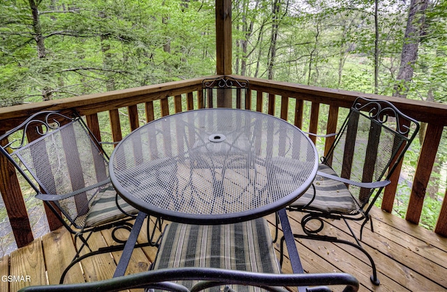 3050 Headrick Dr, Sevierville, TN 37862 - deck with outdoor dining space