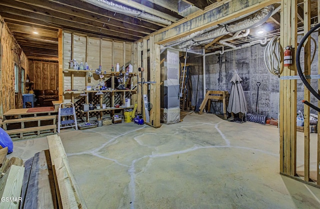 3050 Headrick Dr, Sevierville, TN 37862 - unfinished below grade area featuring heating unit