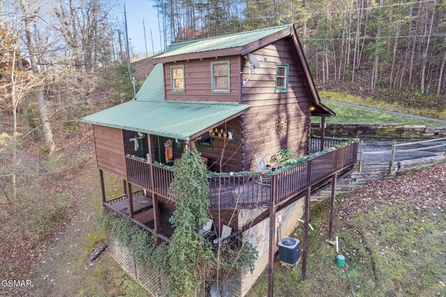 view of outdoor structure featuring cooling unit