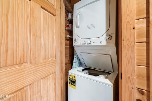 1723 Summit View Way, Sevierville, TN 37862 - laundry room featuring stacked washer / dryer and laundry area