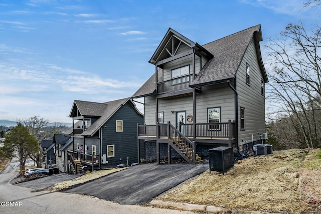 2125 Eagle Feather Dr, Sevierville, TN 37876 - view of front of property featuring a balcony and a shingled roof