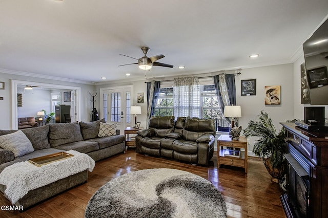 living area featuring crown molding, recessed lighting, wood finished floors, and ceiling fan