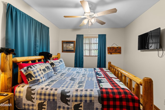 bedroom with ceiling fan