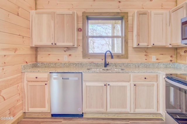 2406 Holly Pass, Sevierville, TN 37876