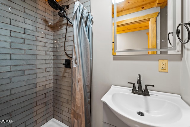 519 Mcmahan Rd, Pigeon Forge, TN 37863 - bathroom with a tile shower