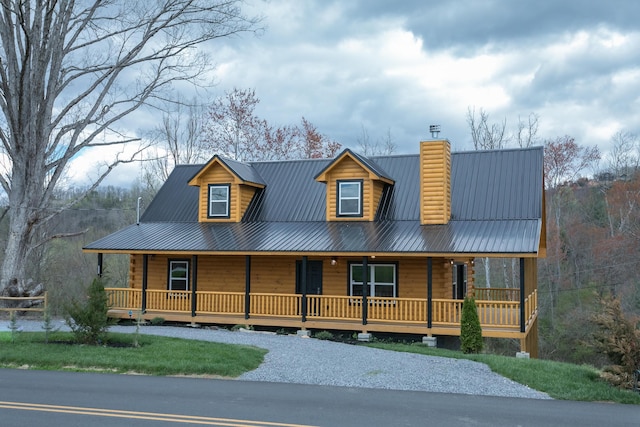 view of front facade featuring a porch