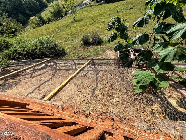 1642 Little Cove Rd, Sevierville, TN 37862 - view of yard featuring exterior structure, fence, and an outdoor structure