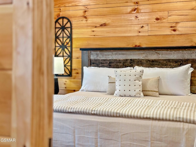 2939 Fiddlers Creek Way, Pigeon Forge, TN 37863 - bedroom with wood walls