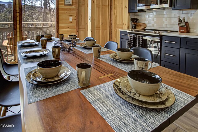 1125 Tanrac Trl, Gatlinburg, TN 37738 - dining room with light wood-type flooring