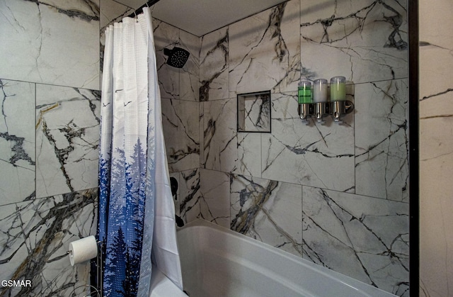 1125 Tanrac Trl, Gatlinburg, TN 37738 - bathroom featuring shower / tub combo
