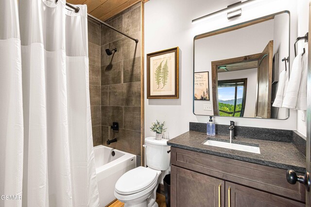 4408 Stackstone Rd, Sevierville, TN 37862 - full bath with vanity and shower / bath combo