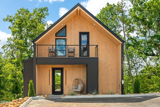 1163 Reedmont Way, Sevierville, TN 37876 - view of front facade with a balcony