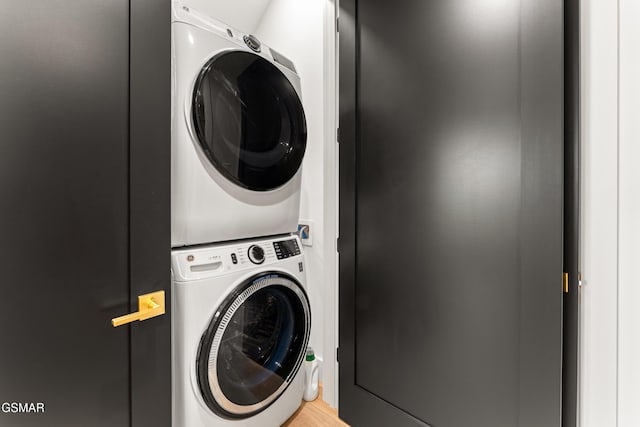 1163 Reedmont Way, Sevierville, TN 37876 - washroom with stacked washing machine and dryer
