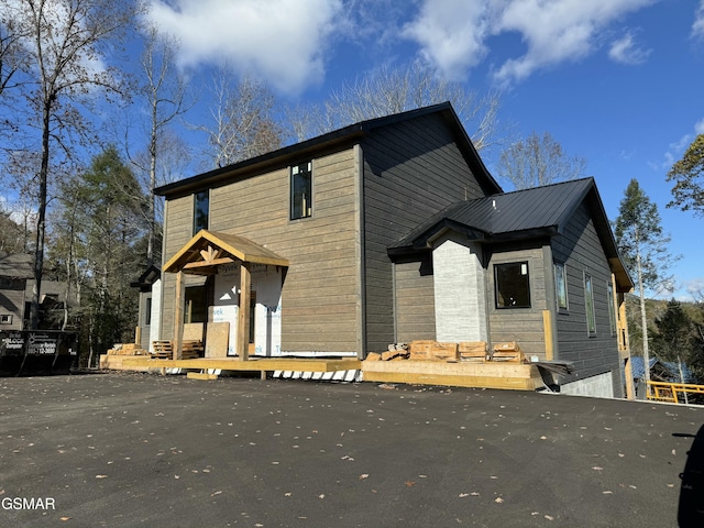 view of front of home with a porch