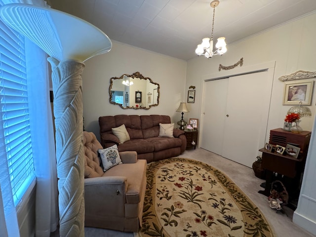 living room featuring a chandelier, light carpet, and crown molding