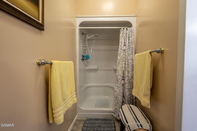 bathroom with curtained shower