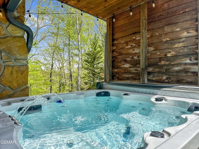 details featuring a hot tub