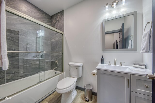 1349 N Baden Dr, Gatlinburg, TN 37738 - bedroom featuring wood finished floors, recessed lighting, and baseboards