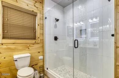 937 Pine Valley Way, Sevierville, TN 37862 - bathroom with toilet and a shower stall