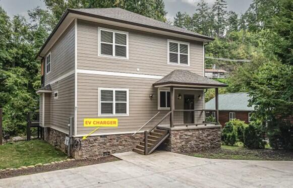 510 Hemlock St, Gatlinburg, TN 37738 - view of front of house