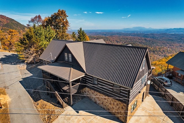 bird's eye view featuring a mountain view