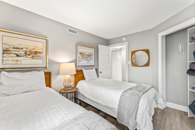 1260 Ski View Dr Unit 5106, Gatlinburg, TN 37738 - bedroom featuring wood finished floors and baseboards