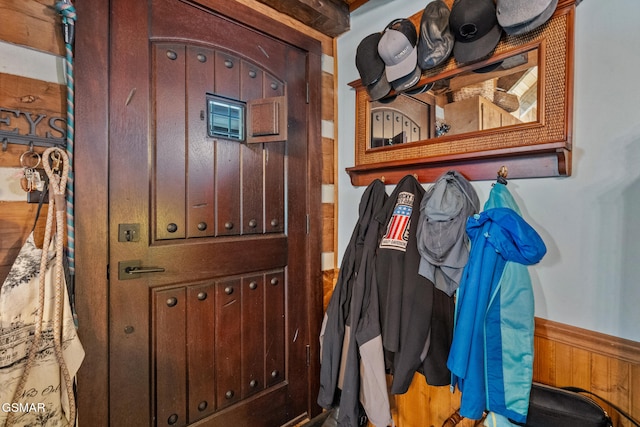 4091 Camp Hollow Rd, Sevierville, TN 37876 - detailed view of wainscoting and wooden walls