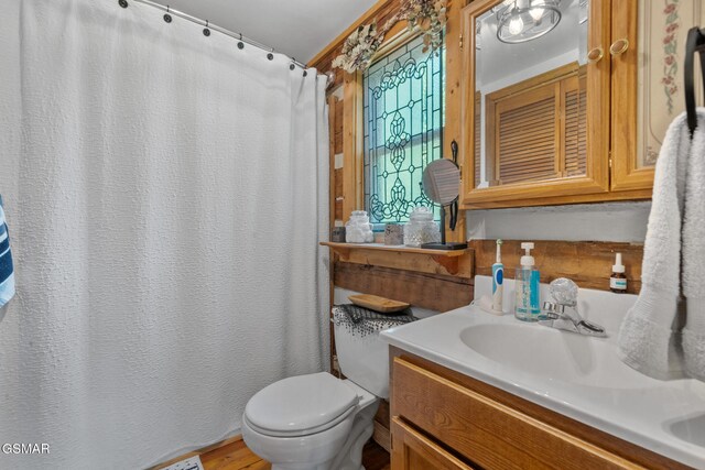4091 Camp Hollow Rd, Sevierville, TN 37876 - bathroom with vanity and a shower with shower curtain