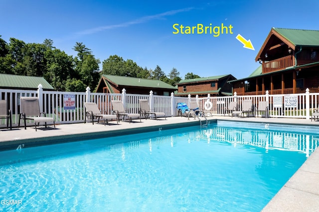 612 Cherry Blossom Way, Pigeon Forge, TN 37863 - community pool featuring fence