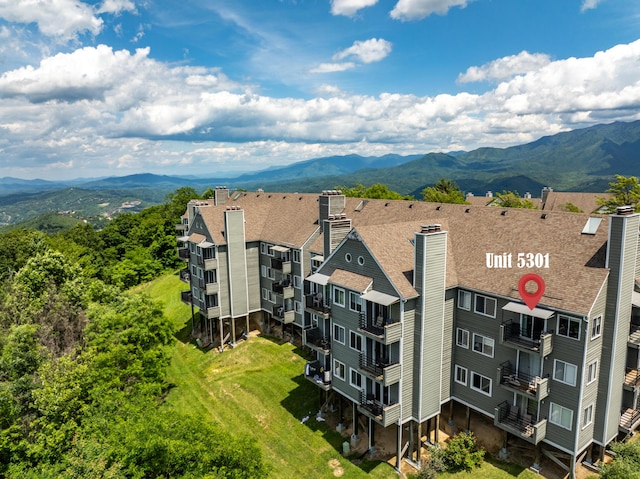 drone / aerial view with a mountain view