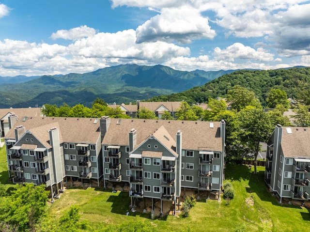 drone / aerial view with a mountain view