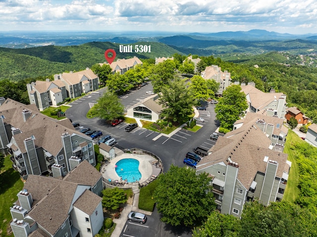 bird's eye view featuring a mountain view