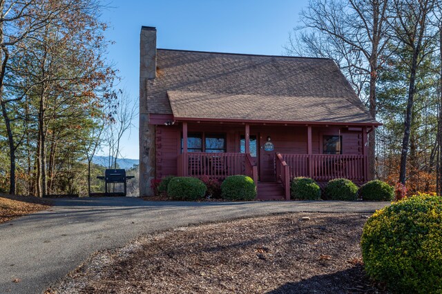 view of front of property with a porch