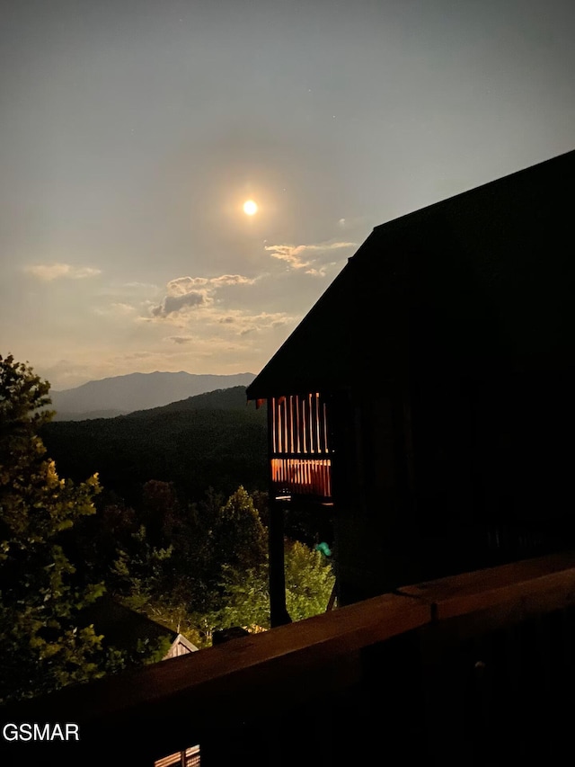 2513 Look Afar View Dr, Sevierville, TN 37876 - view of mountain background