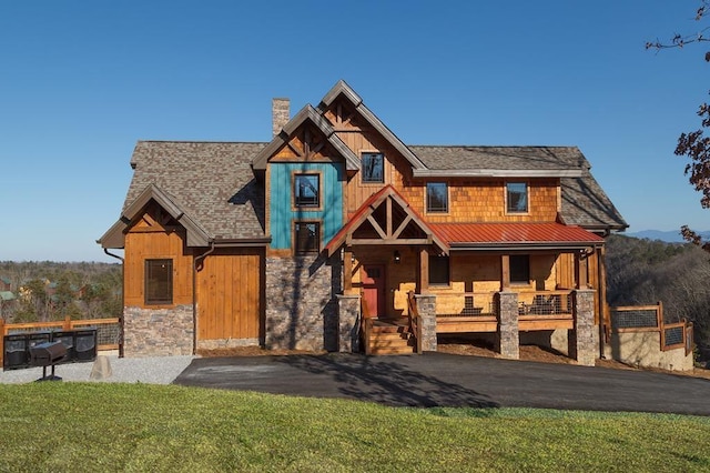 view of front of house featuring a porch