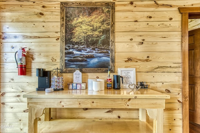 3316 Grace Way, Sevierville, TN 37876 - bar area featuring wooden walls