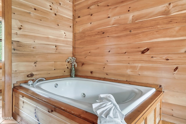 bathroom featuring a bathtub