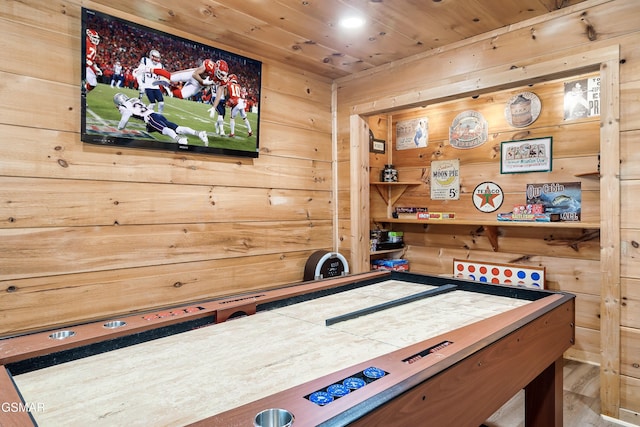 1031 Elm Cir, Sevierville, TN 37876 - interior details with wood walls