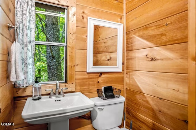 3110 Cove Creek Way, Sevierville, TN 37862 - half bathroom with wooden walls