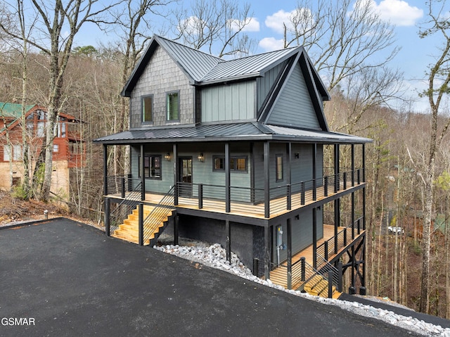 view of front of property with covered porch