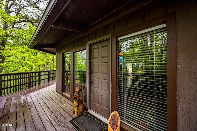 1923 E Arolla Ct, Gatlinburg, TN 37738 - property entrance with a wooden deck