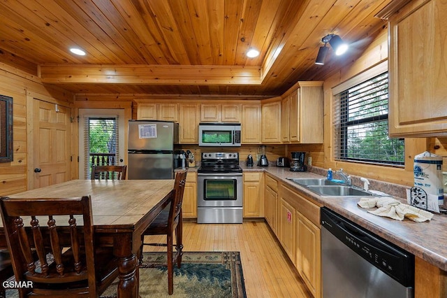 2023 Bear Creek Way, Pigeon Forge, TN 37862