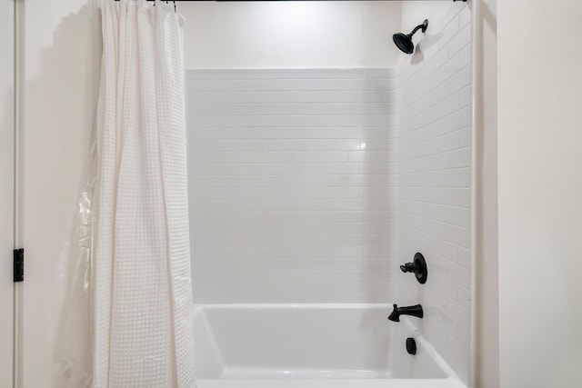full bath with shower / tub combo