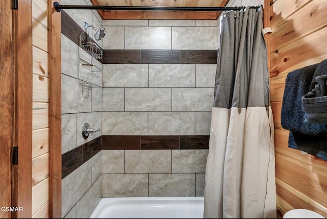 bathroom featuring a shower with curtain