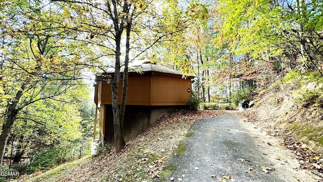 Listing photo 2 for 1036 E Foothills Dr, Gatlinburg TN 37738