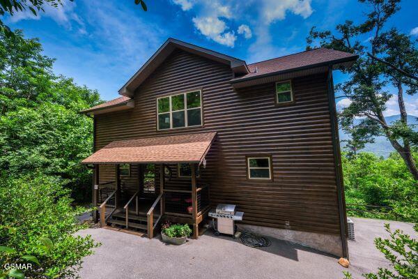 933 E Foothills Dr, Gatlinburg, TN 37738 - photo 35