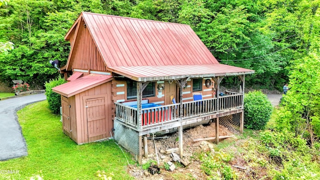 view of outdoor structure