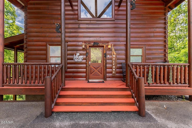 655 Stockton Dr, Sevierville, TN 37876 - entrance to property with log exterior